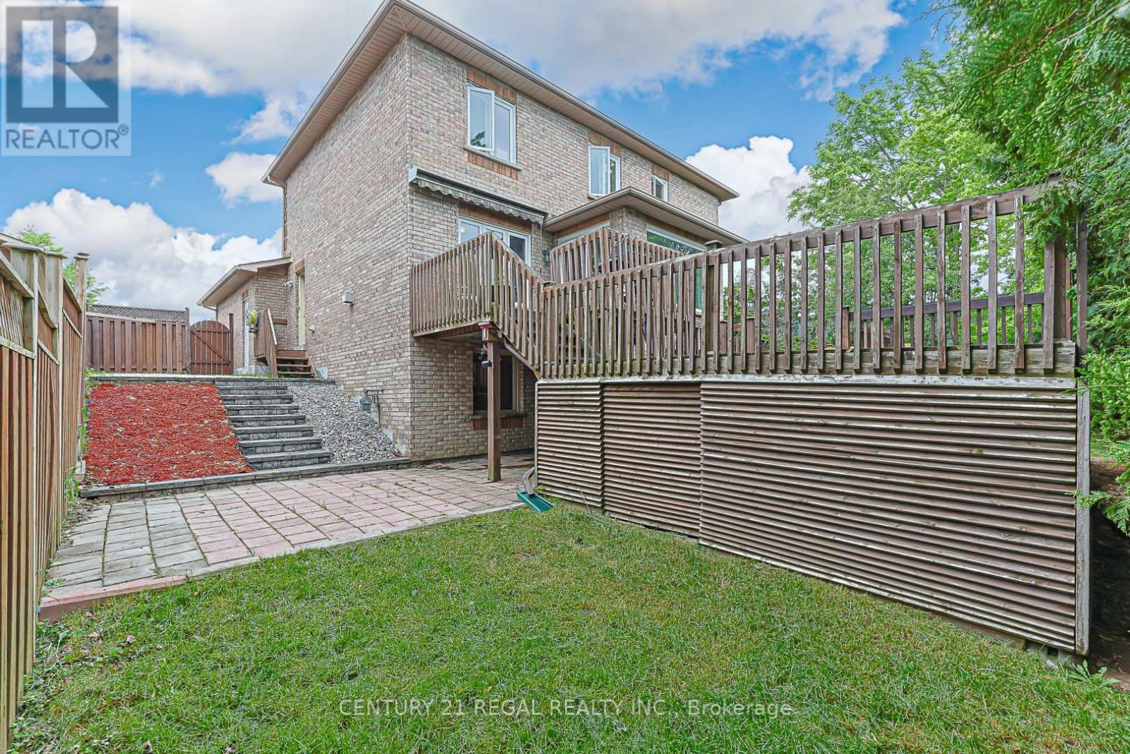 599 Sandford Street Property Photo 36
