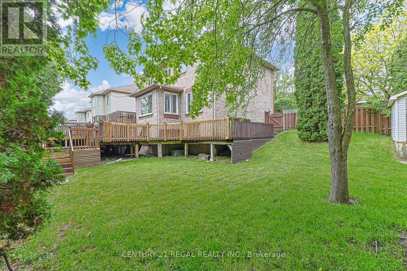 599 Sandford Street Property Photo 39
