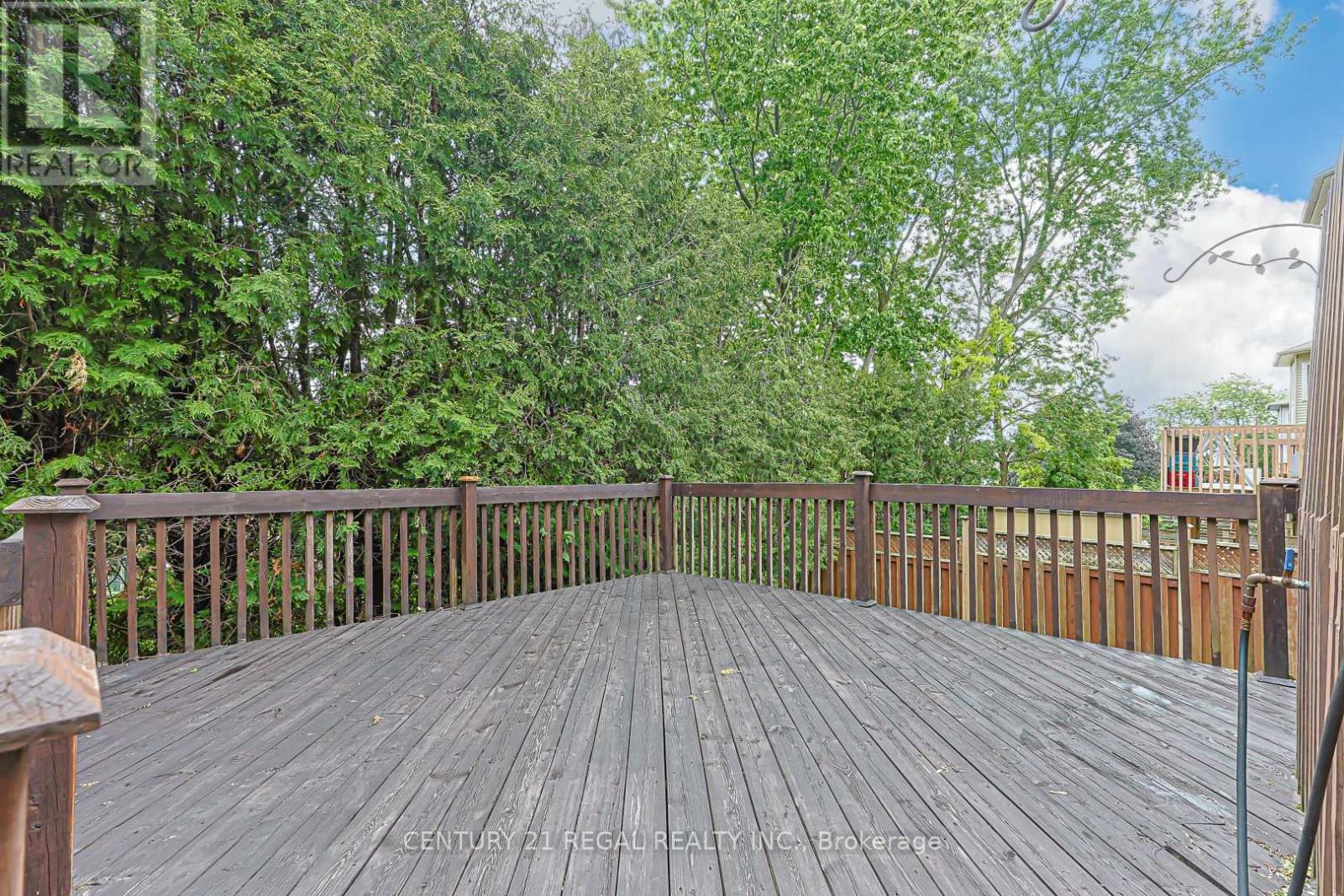 599 Sandford Street Property Photo 43