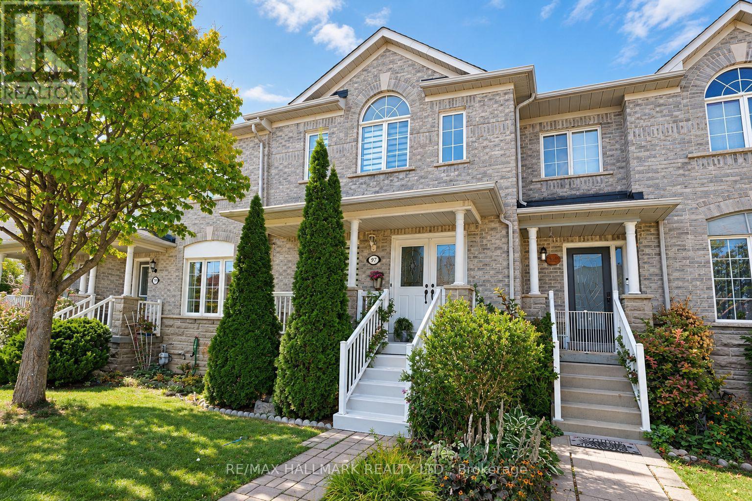 97 Benjamin Hood Crescent Property Photo 1