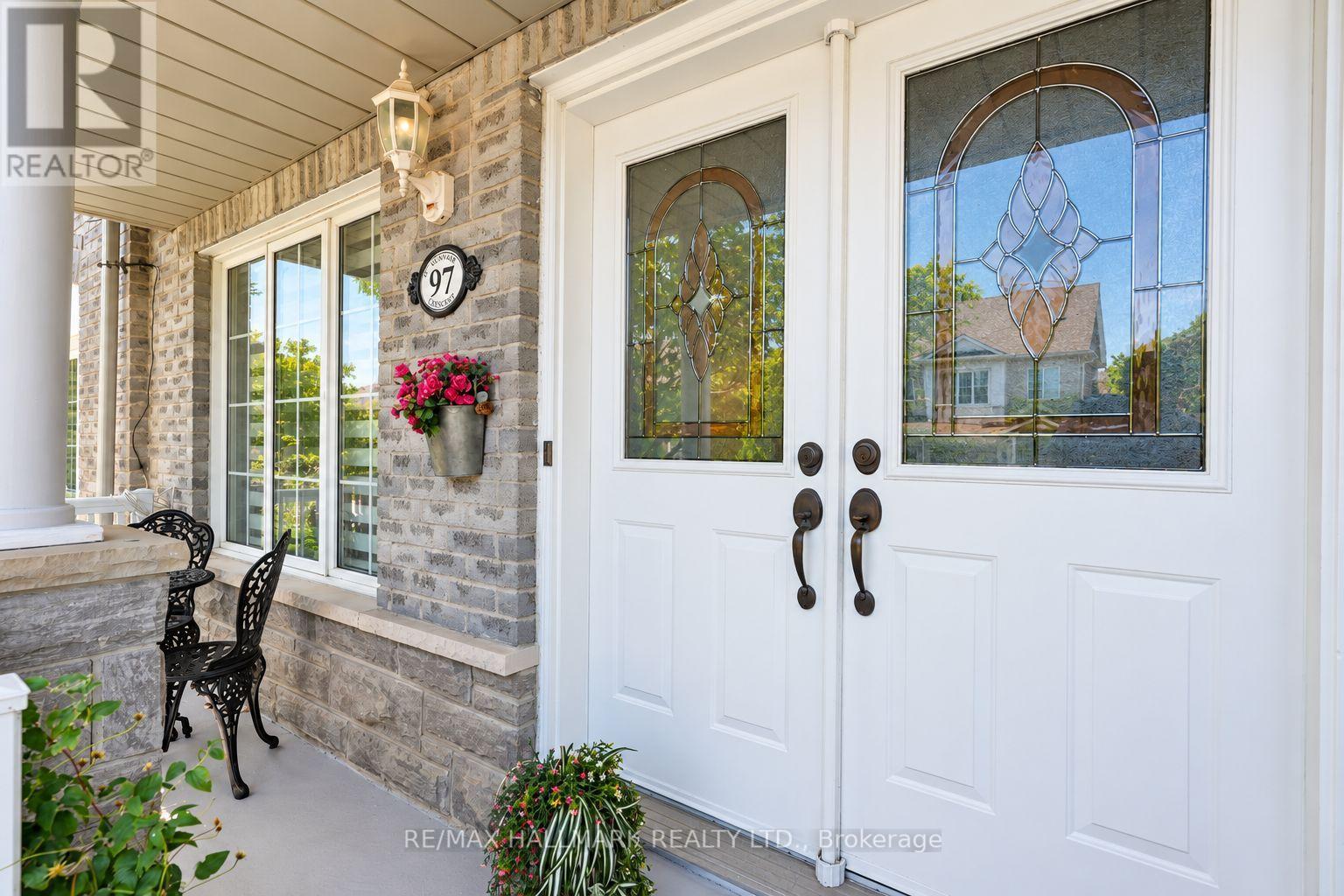 97 Benjamin Hood Crescent Property Photo 3