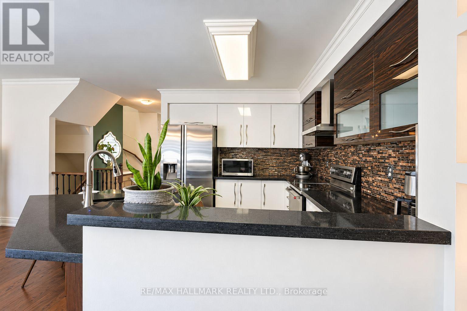 97 Benjamin Hood Crescent Property Photo 16