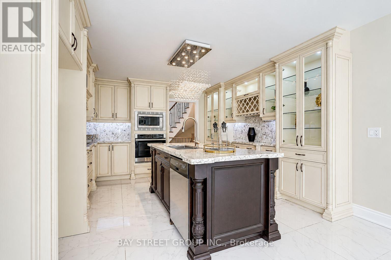 411 Weldrick Road E Property Photo 11