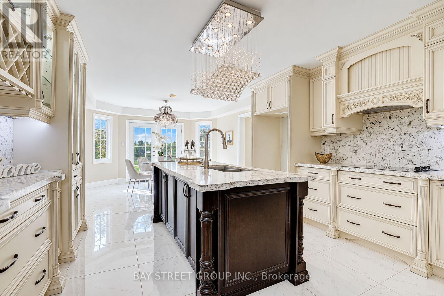 411 Weldrick Road E Property Photo 13