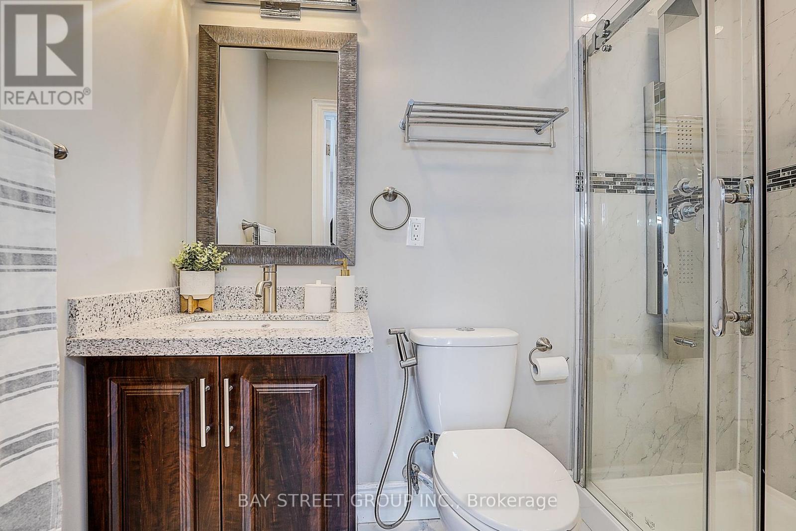 411 Weldrick Road E Property Photo 32