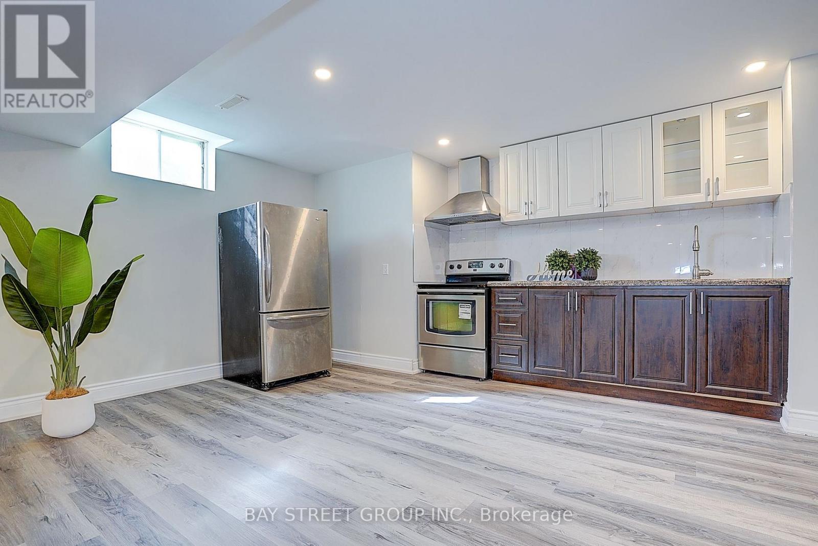 411 Weldrick Road E Property Photo 37