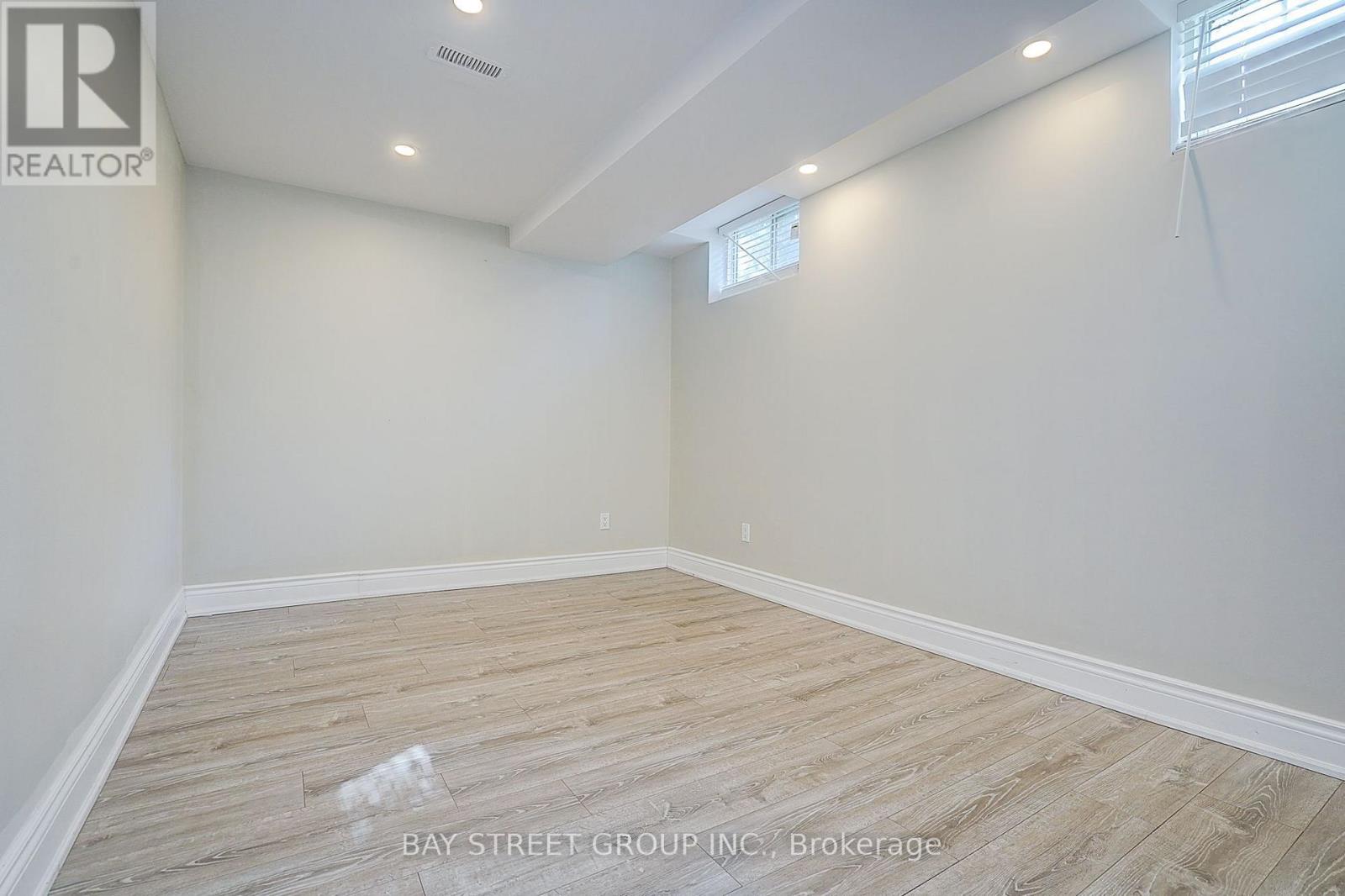 411 Weldrick Road E Property Photo 38