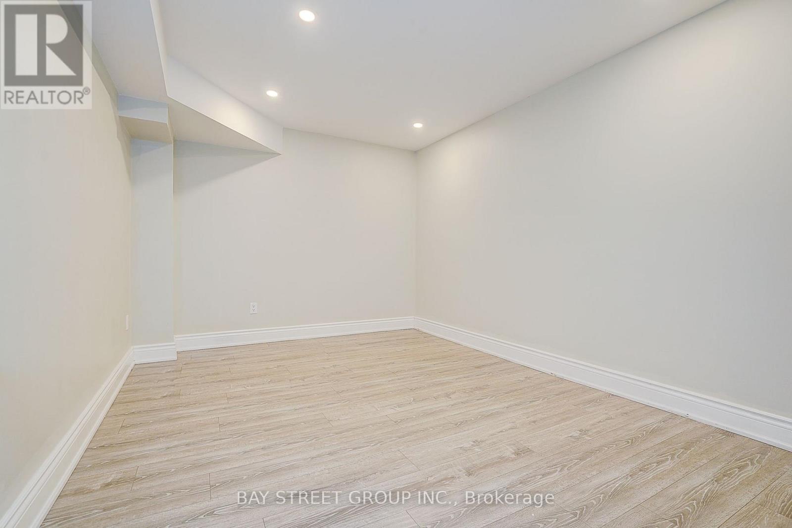 411 Weldrick Road E Property Photo 39