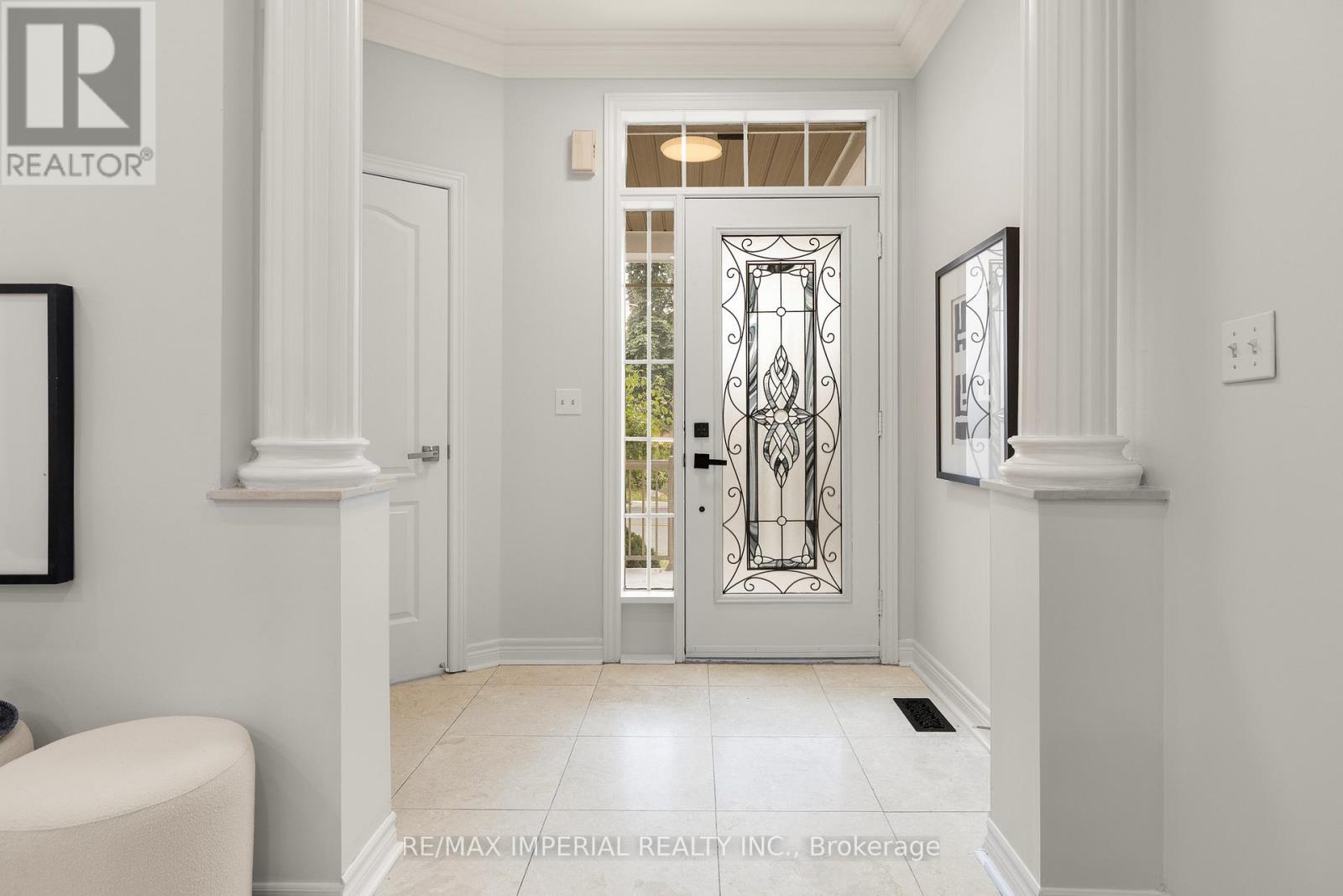 44 Hawkview Boulevard Property Photo 12
