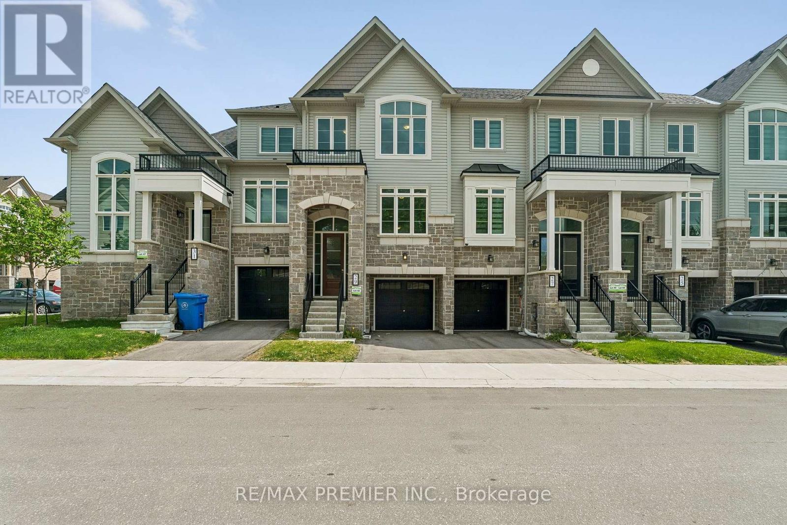 29 LYALL STOKES CIRCLE Property Photo 1