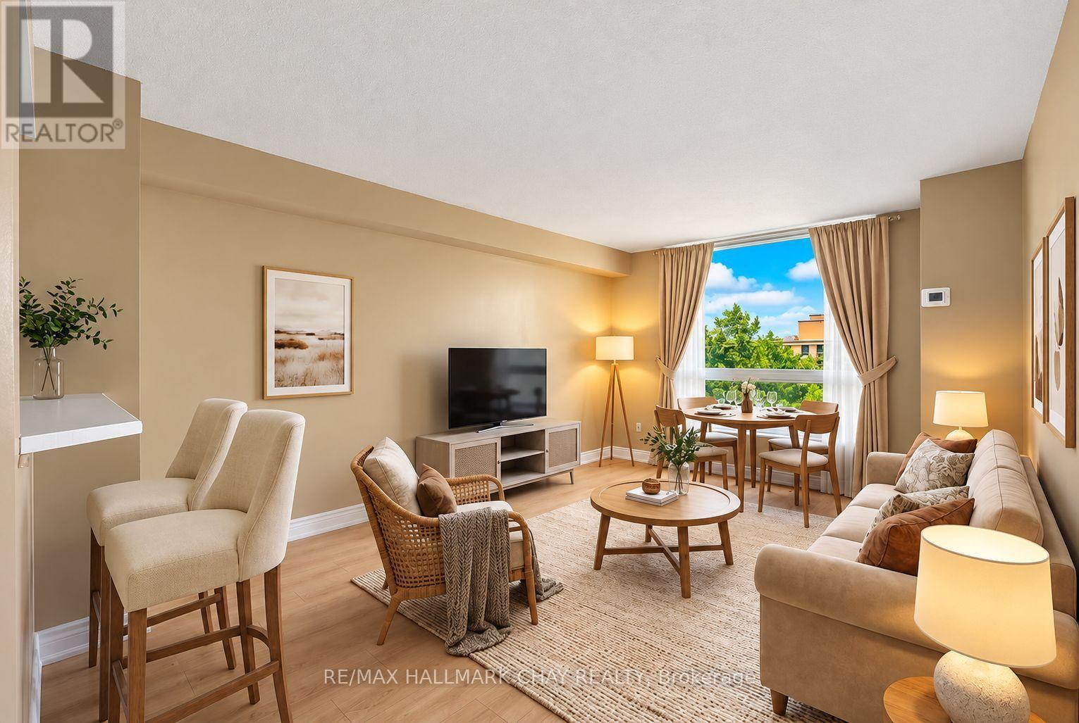 705 - 326 Major Mackenzie Drive E Property Photo 1