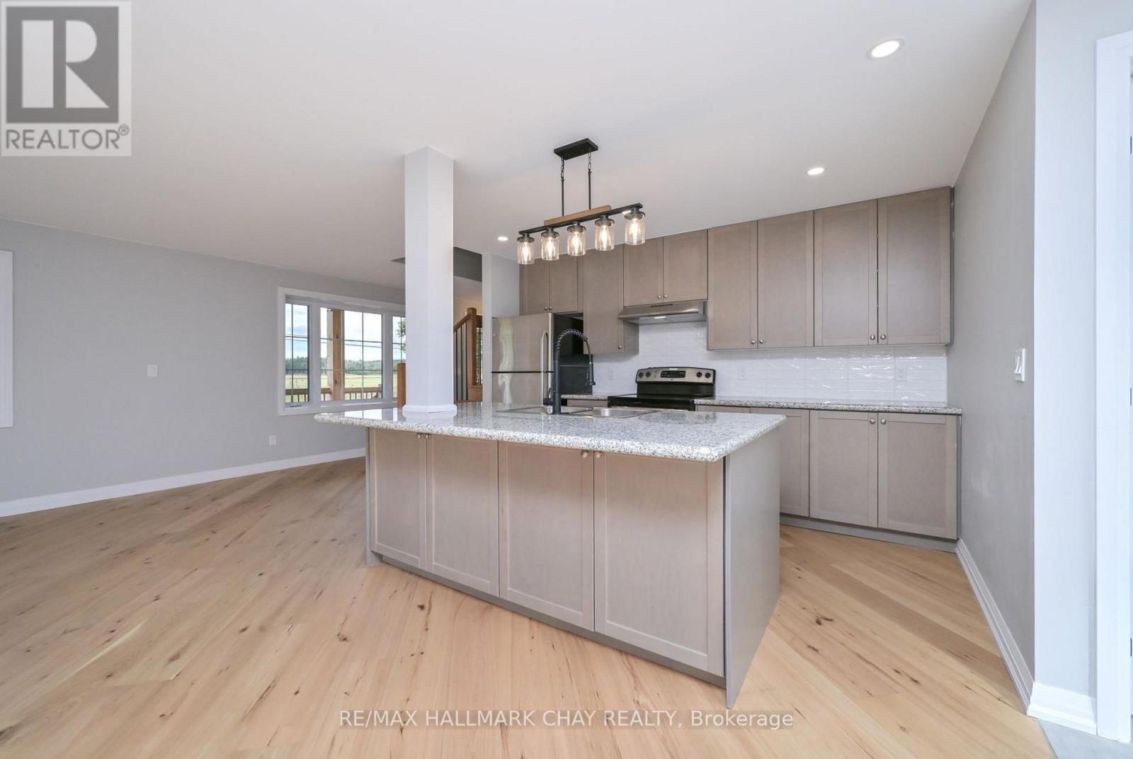 295 King Street N Property Photo 8