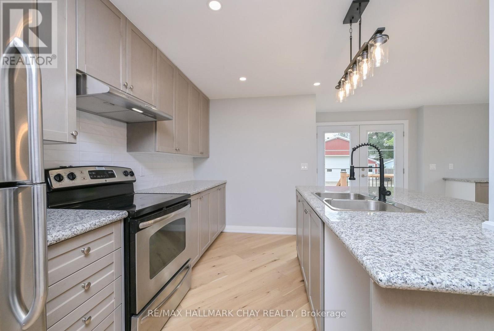 295 King Street N Property Photo 9