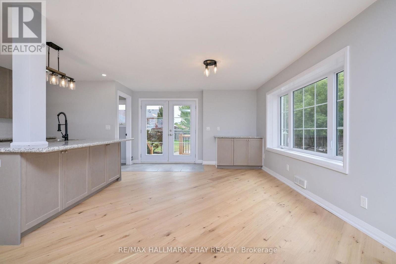295 King Street N Property Photo 10