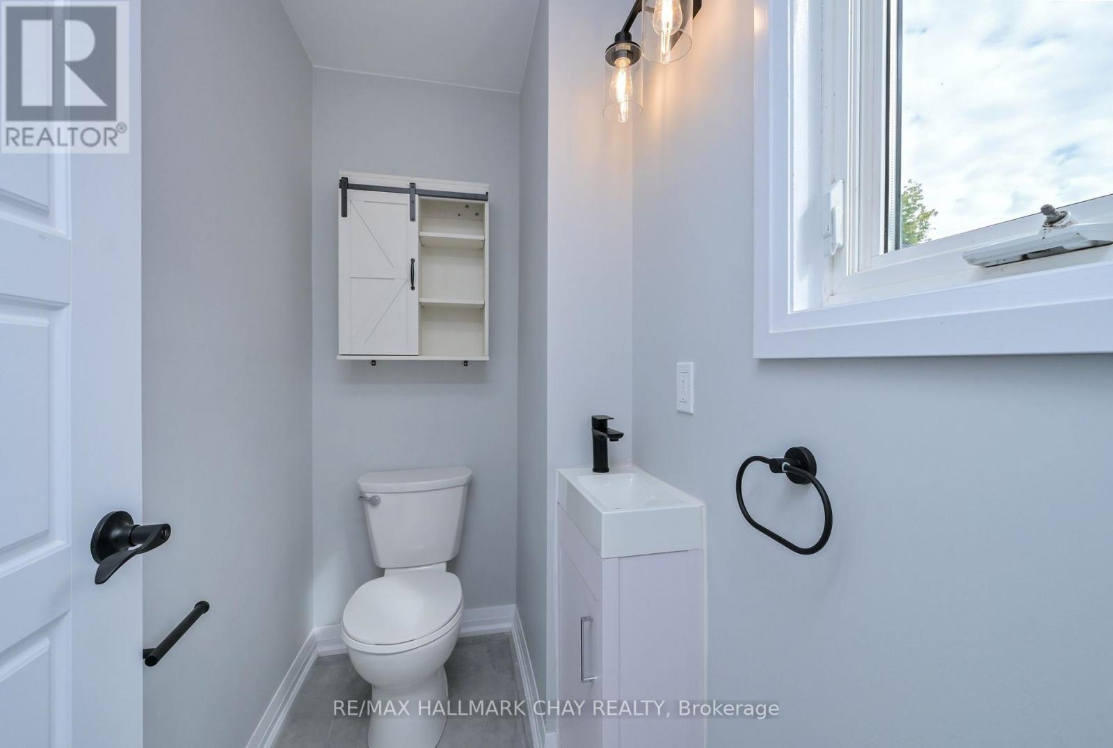 295 King Street N Property Photo 13