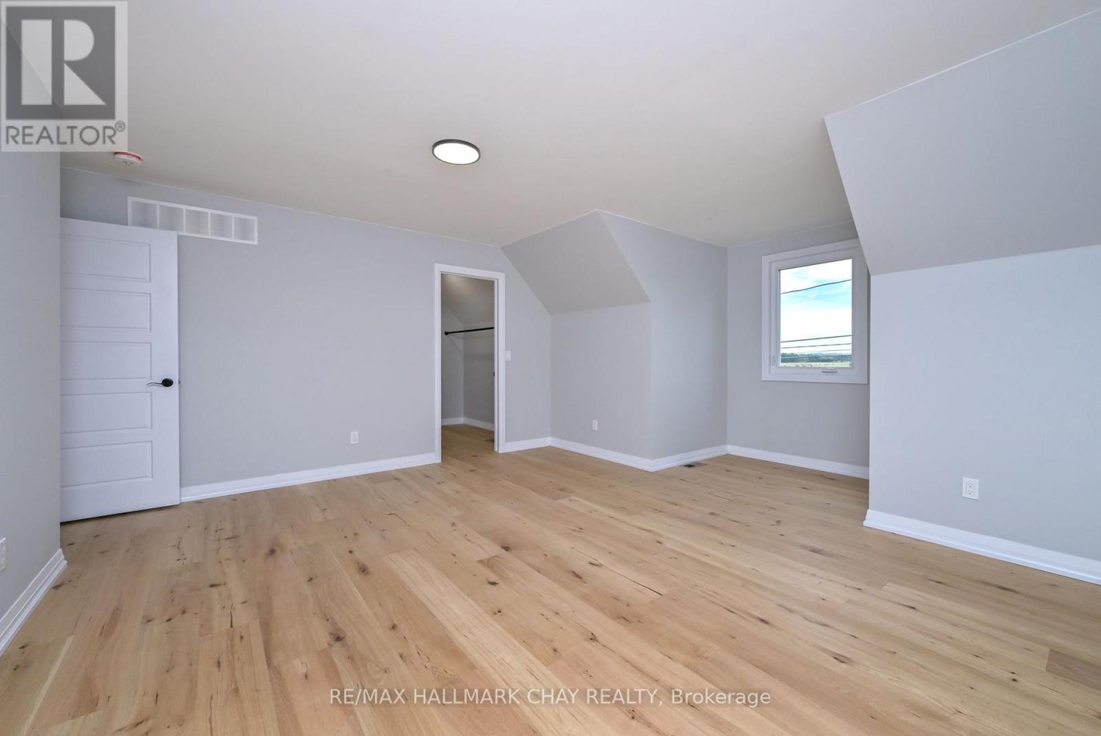295 King Street N Property Photo 16