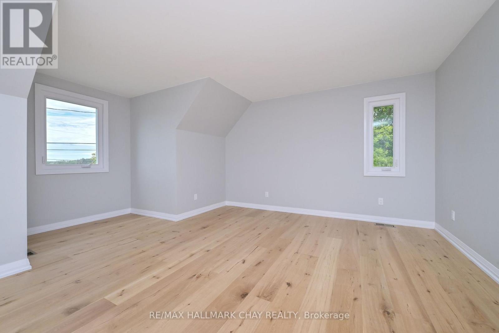 295 King Street N Property Photo 17