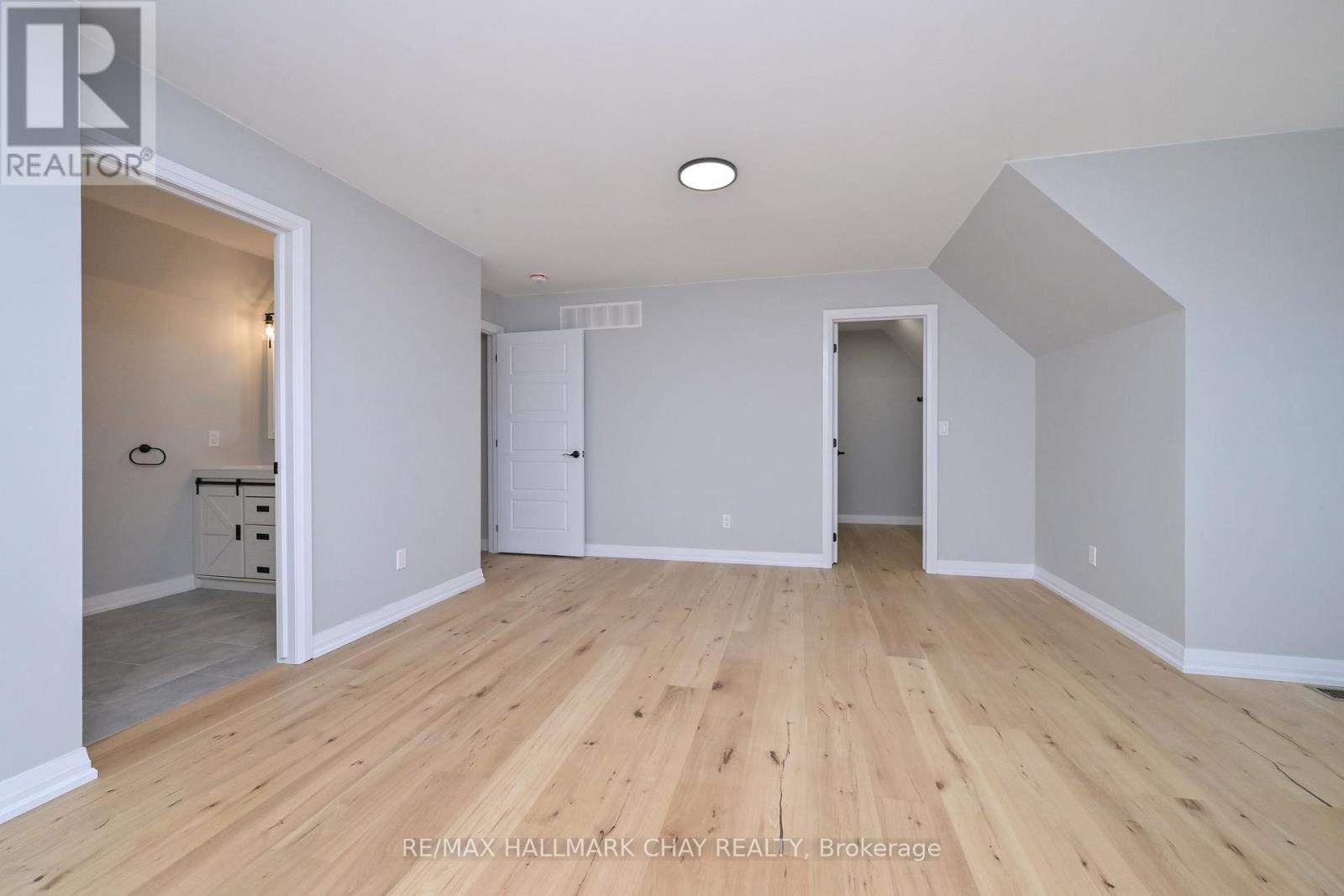 295 King Street N Property Photo 18