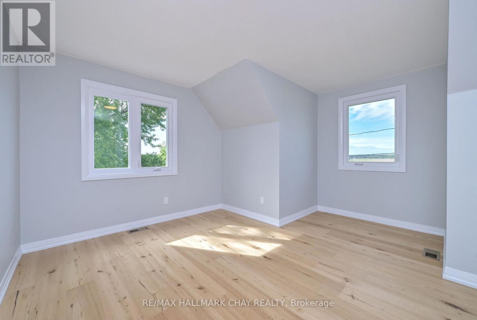 295 King Street N Property Photo 21
