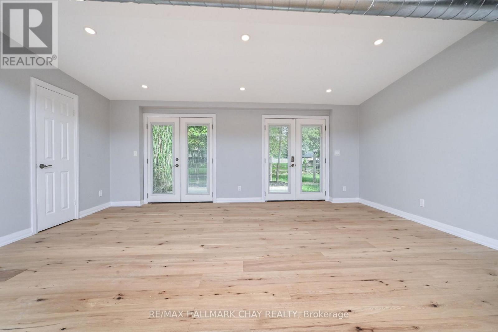 295 King Street N Property Photo 29