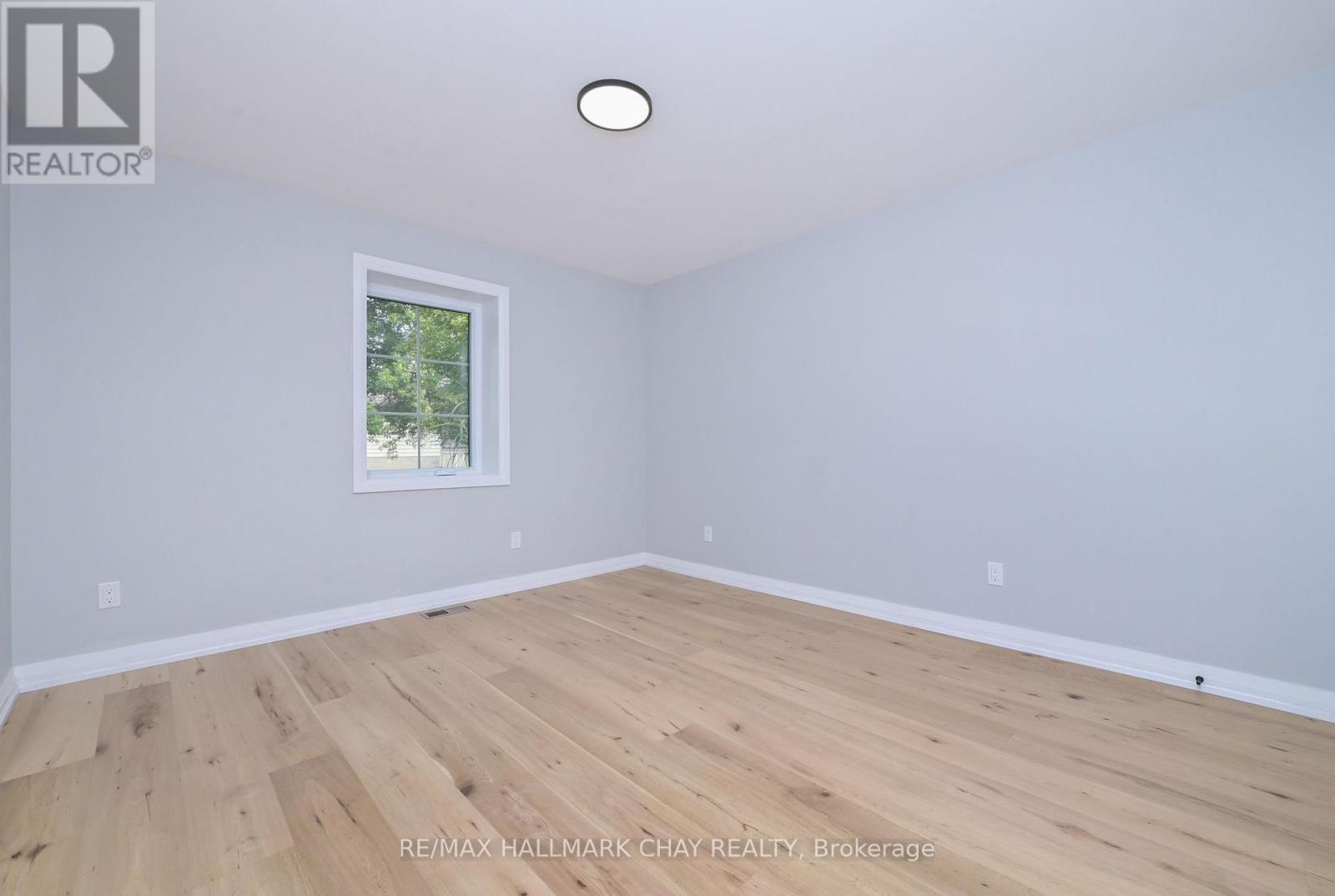 295 King Street N Property Photo 33