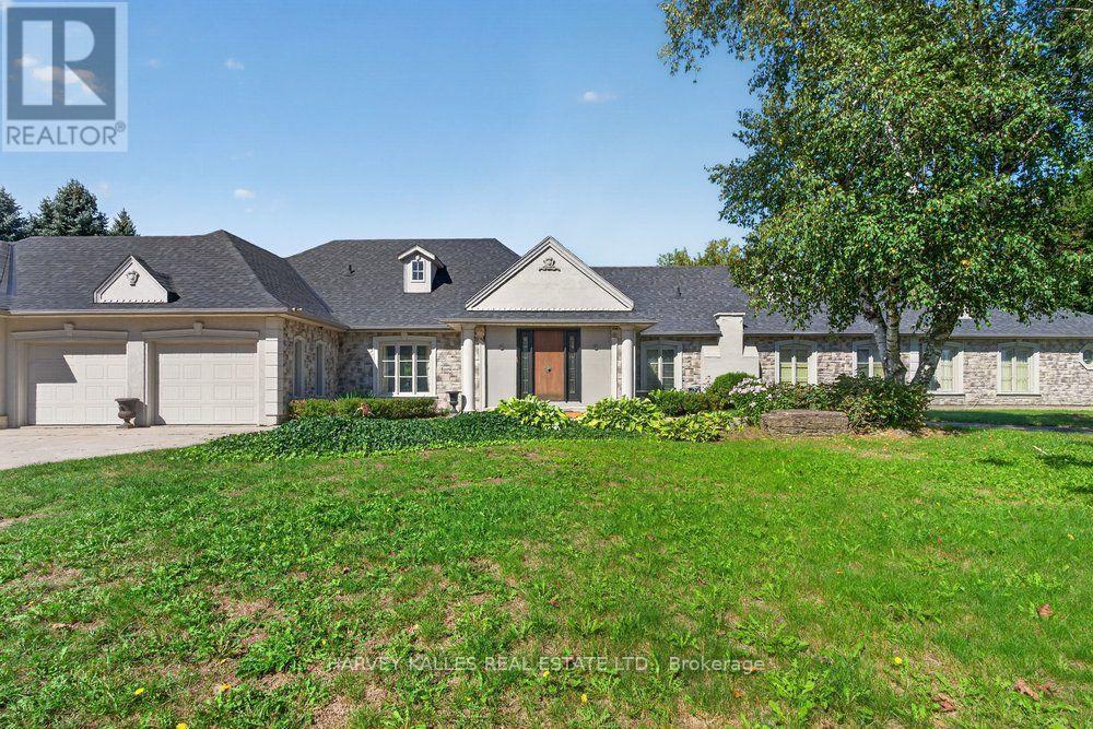 28 Putting Green Crescent Property Photo 5