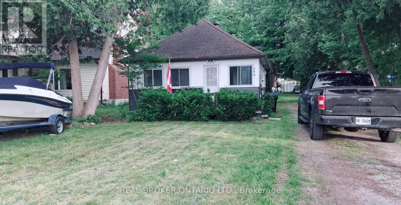 699 Innisfil Beach Road Property Photo 1