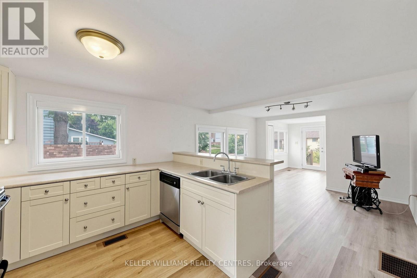 9 Maple Grove Street Property Photo 10