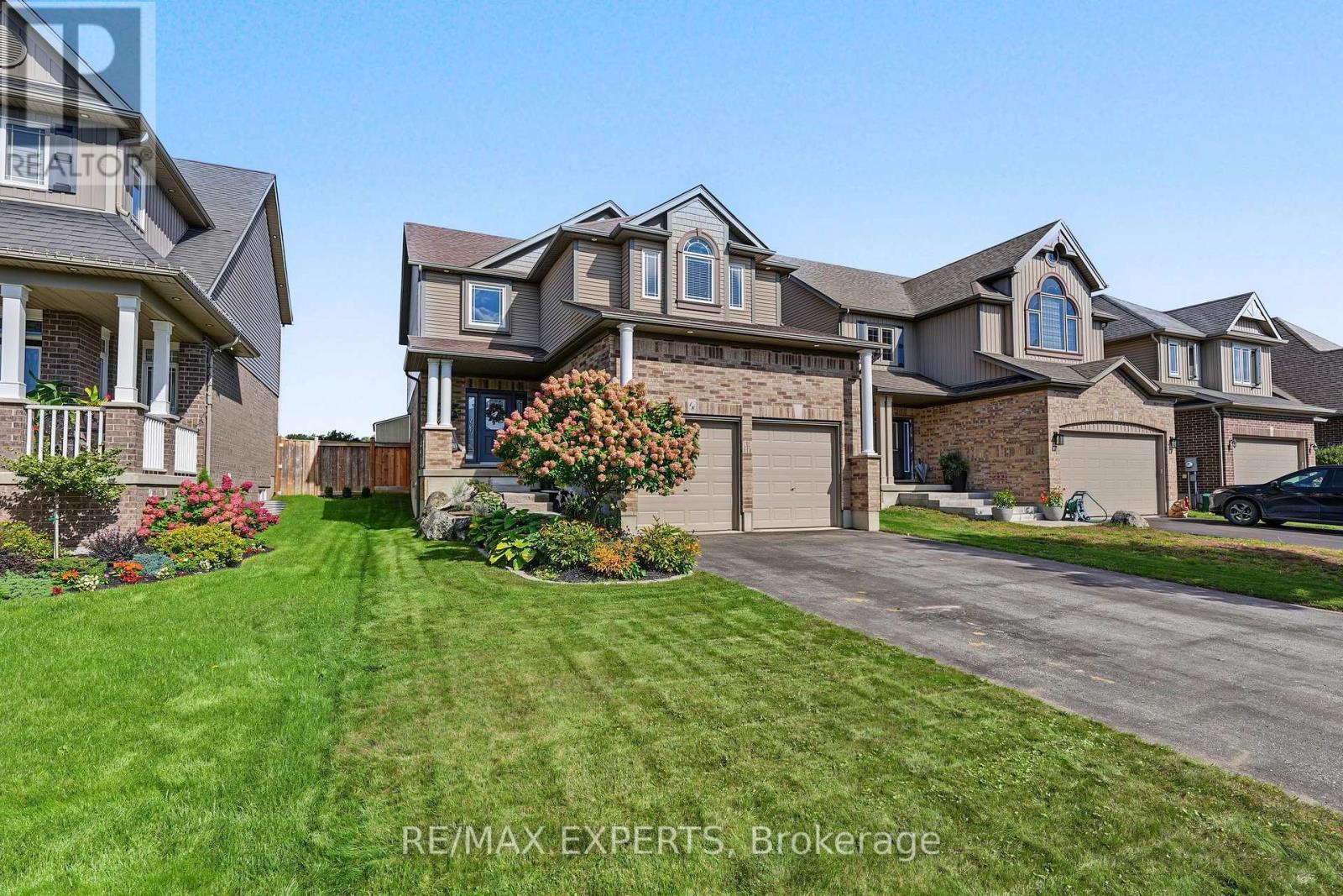 18 ARNOLD CRESCENT Property Photo 1