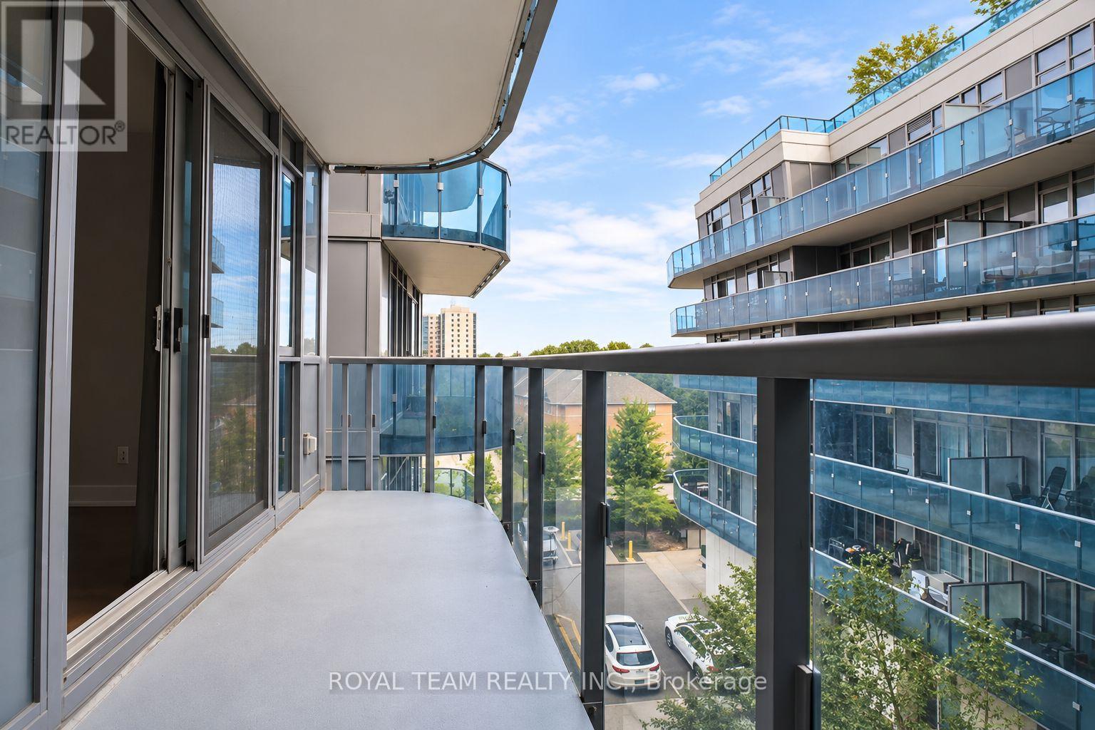 536 - 9471 Yonge Street Property Photo 2