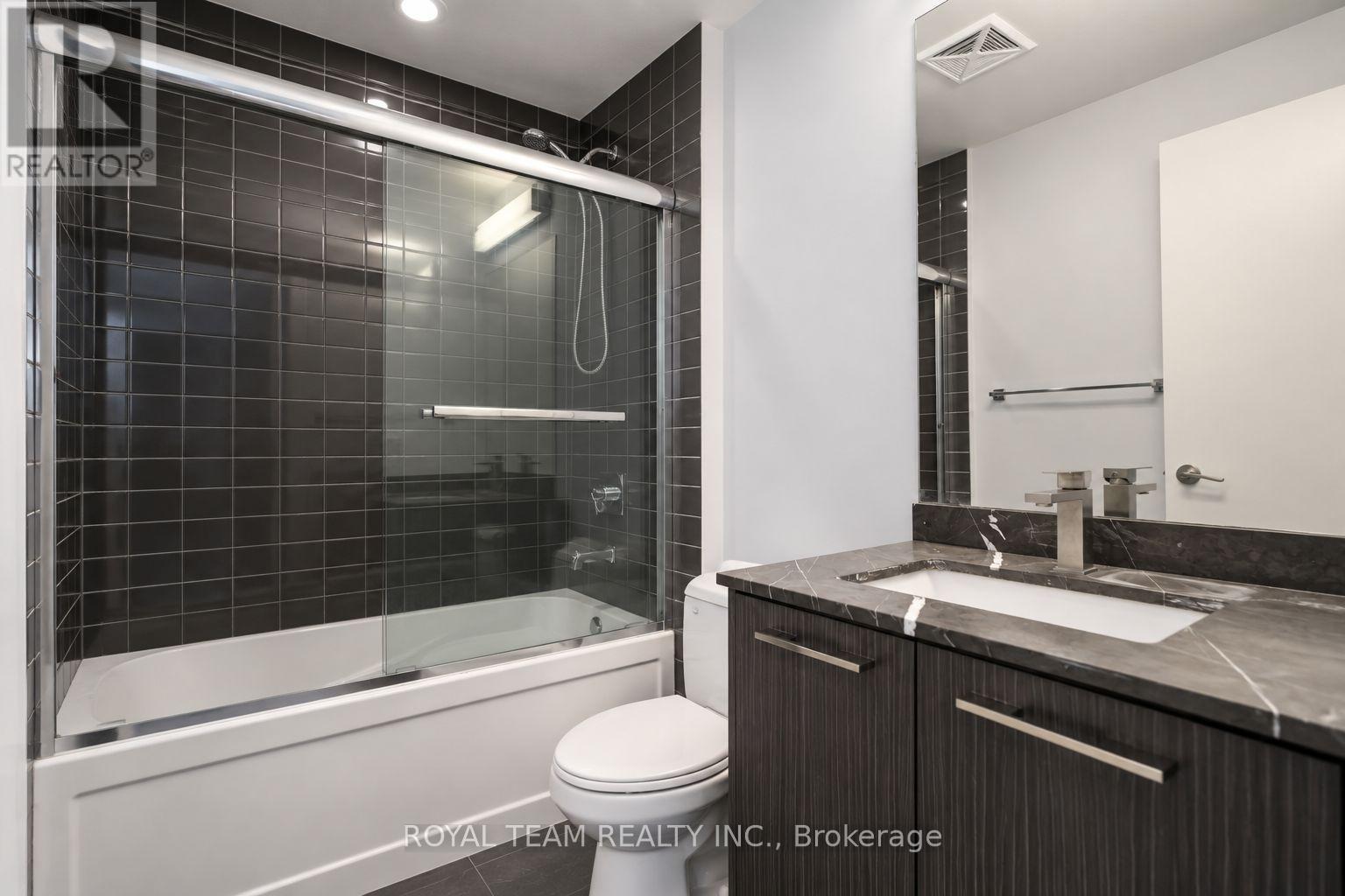 536 - 9471 Yonge Street Property Photo 7