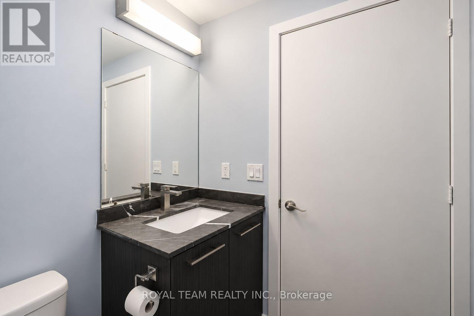 536 - 9471 Yonge Street Property Photo 8
