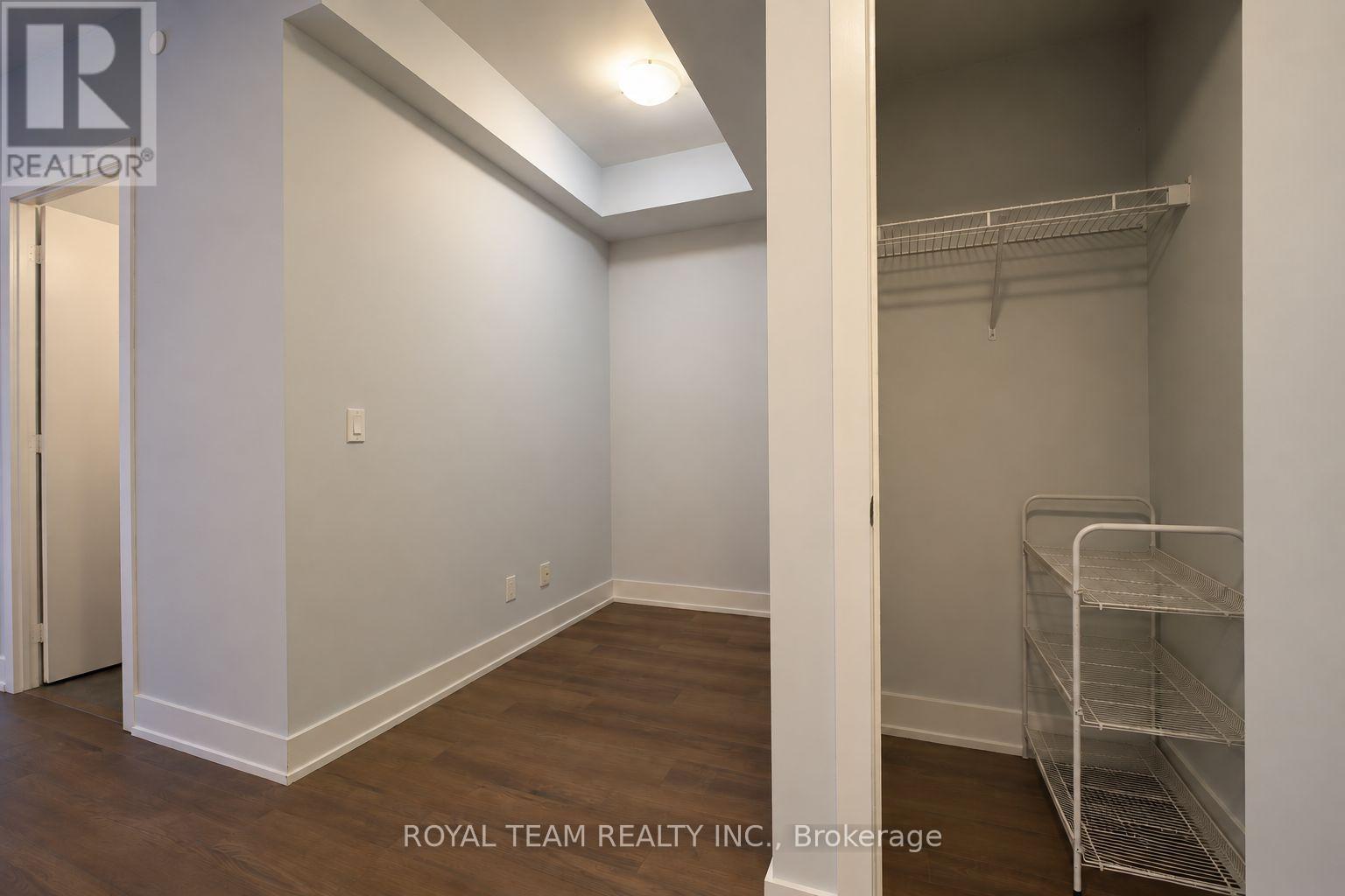 536 - 9471 Yonge Street Property Photo 9