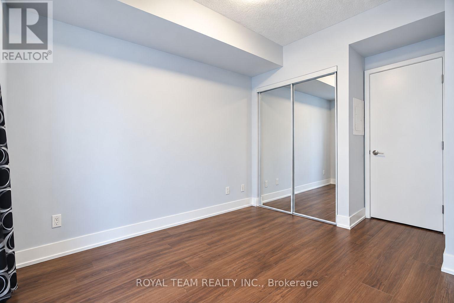 536 - 9471 Yonge Street Property Photo 12