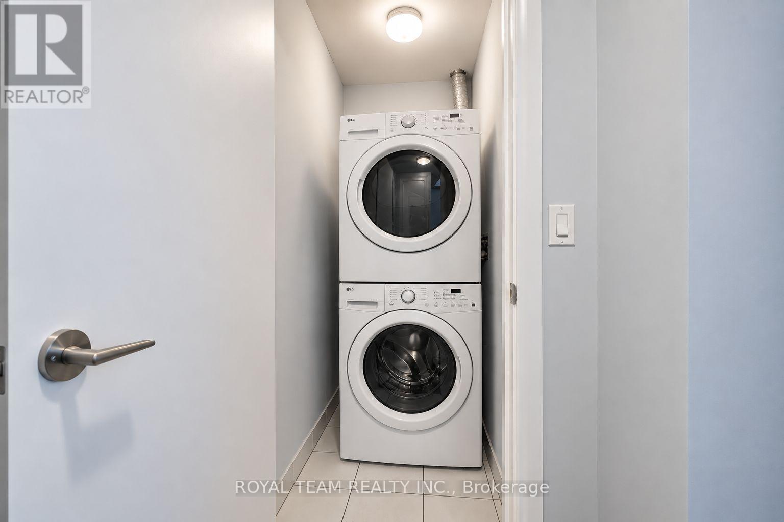 536 - 9471 Yonge Street Property Photo 13