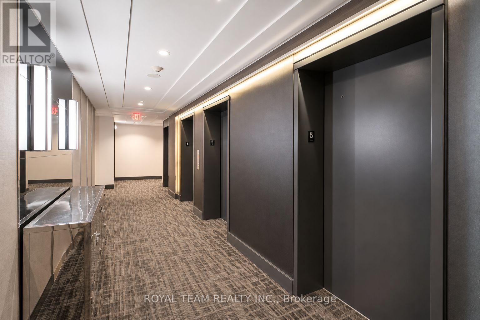 536 - 9471 Yonge Street Property Photo 15