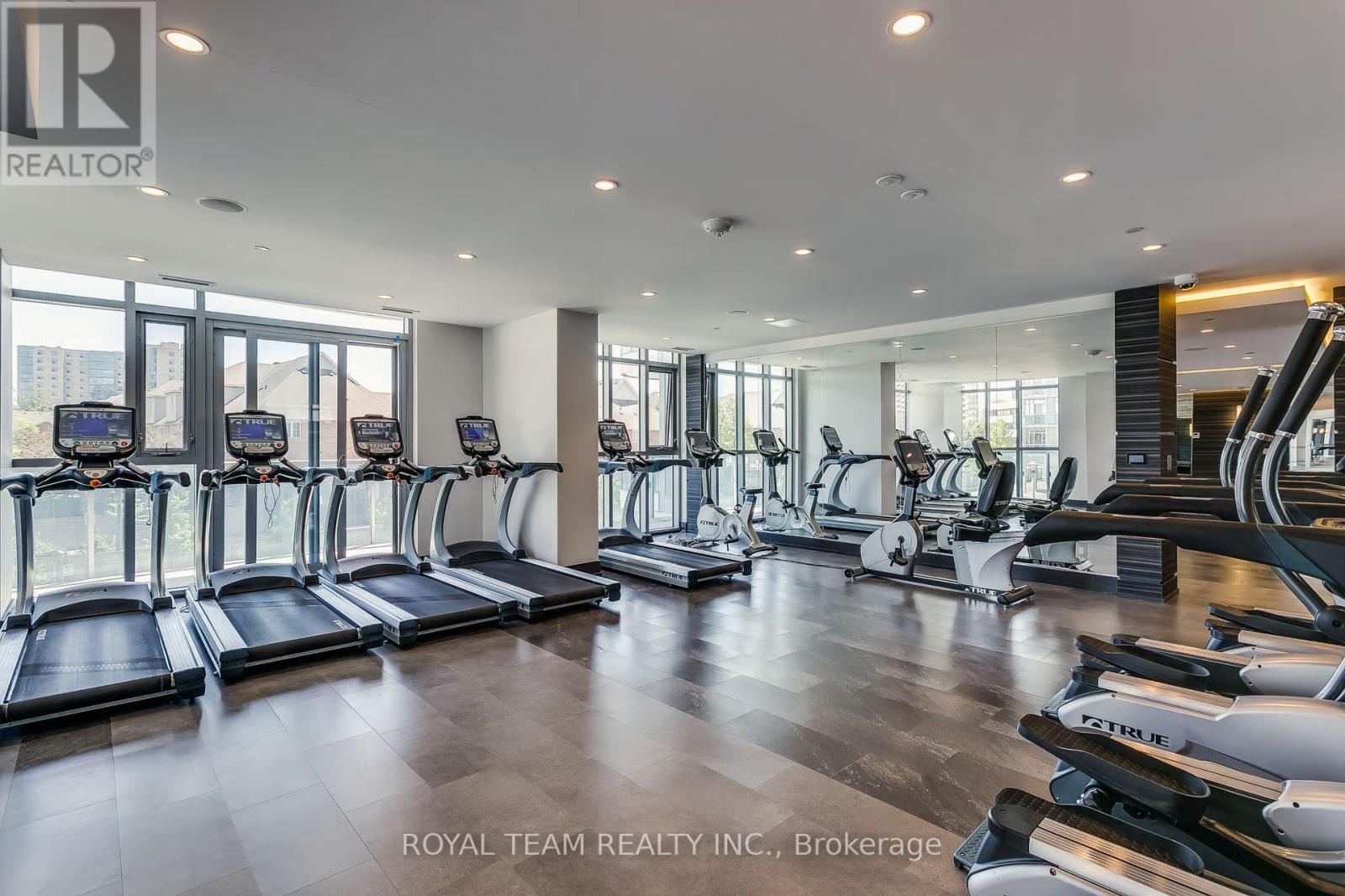 536 - 9471 Yonge Street Property Photo 16