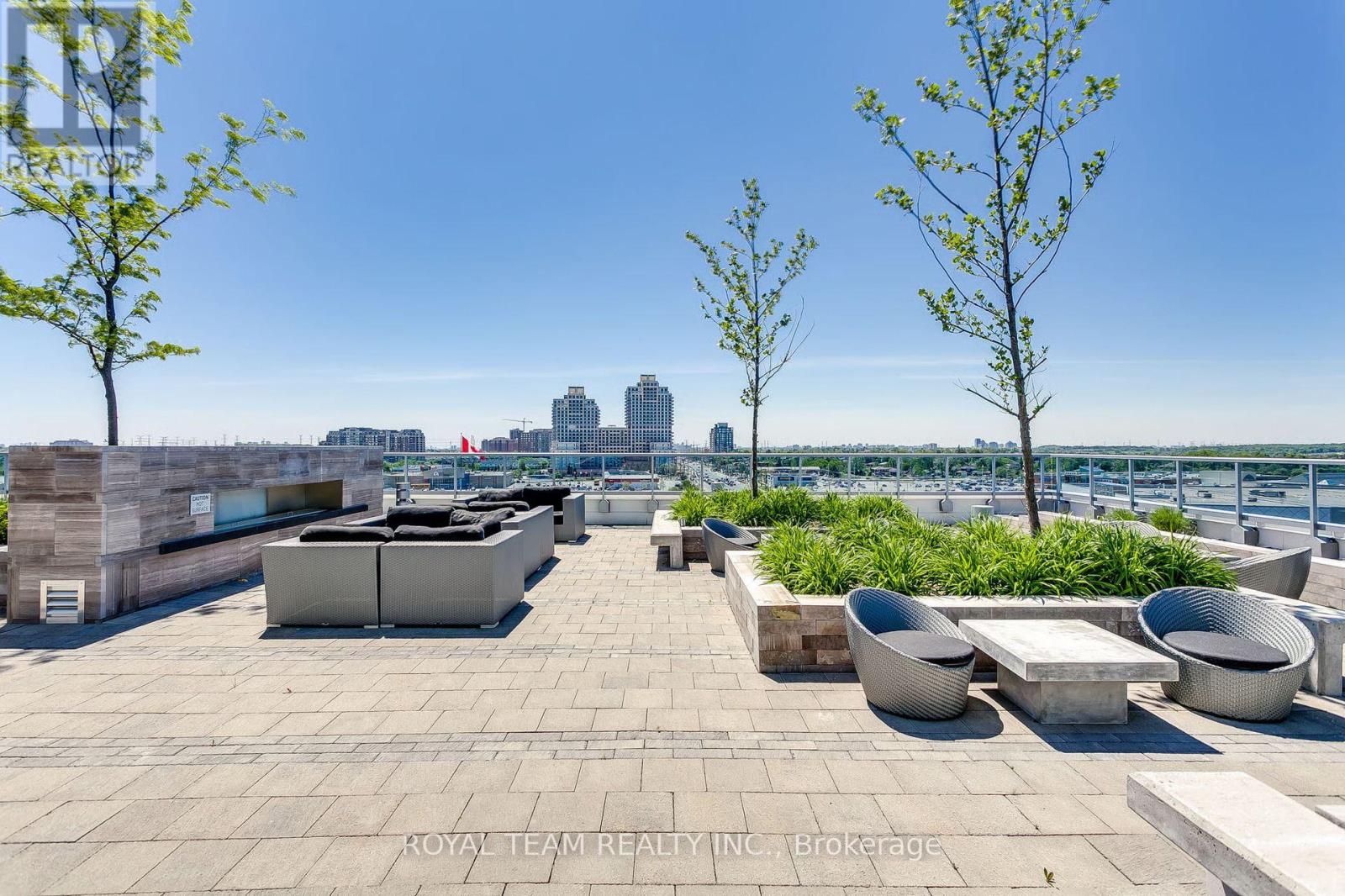 536 - 9471 Yonge Street Property Photo 17