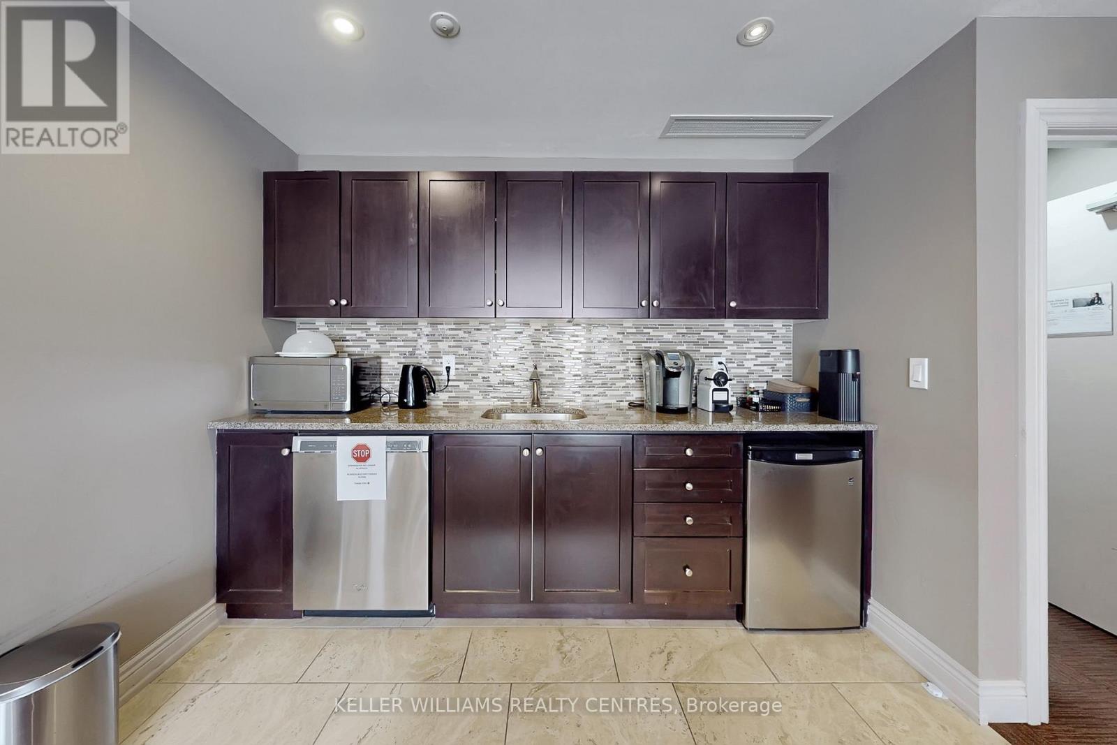 U4 - 117 Wellington Street E Property Photo 15