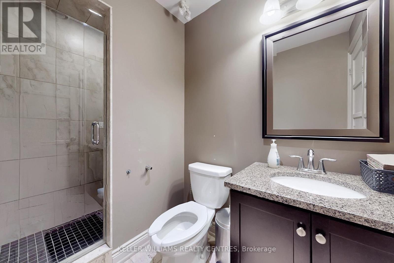 U4 - 117 Wellington Street E Property Photo 19