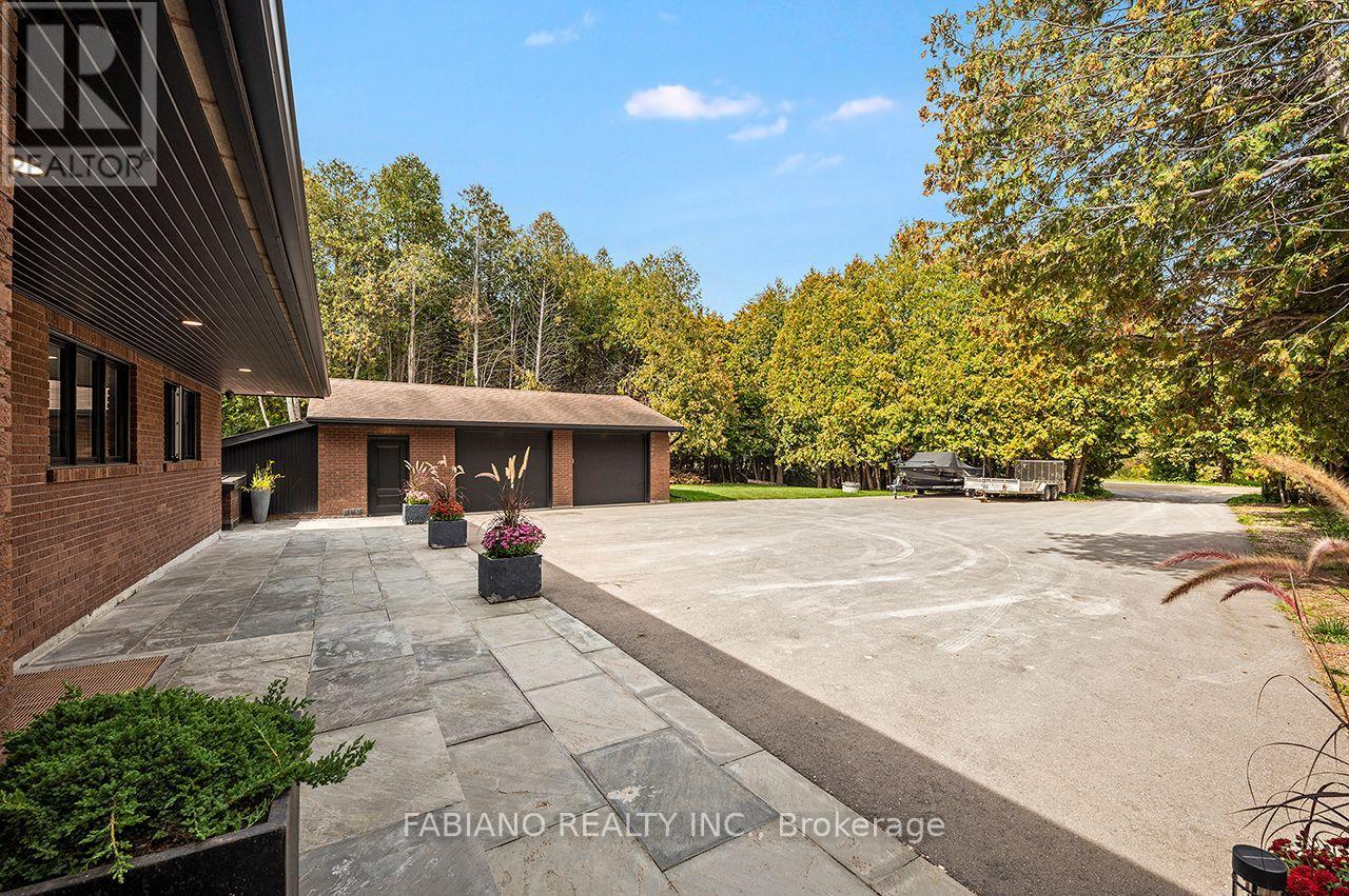 4767 14th Line Property Photo 45