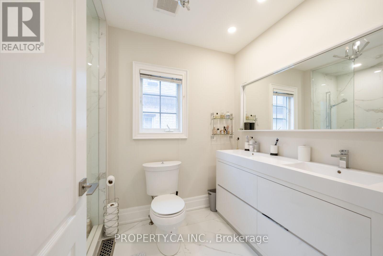 183 Kingsbridge Circle Property Photo 24