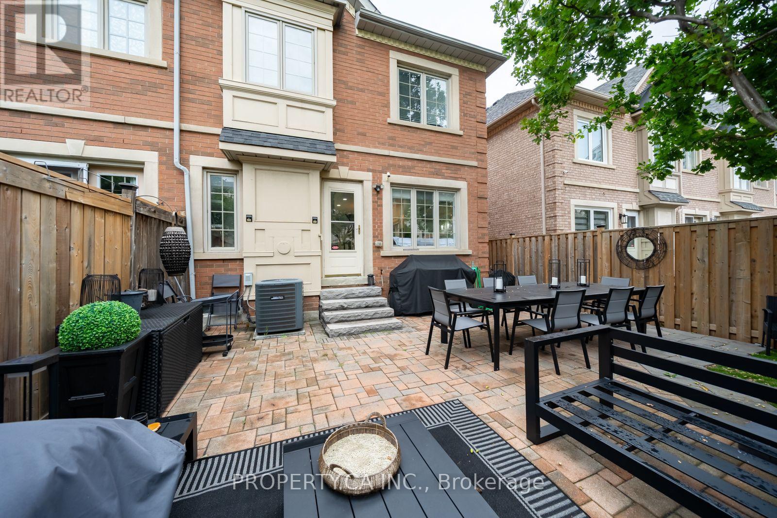 183 Kingsbridge Circle Property Photo 32
