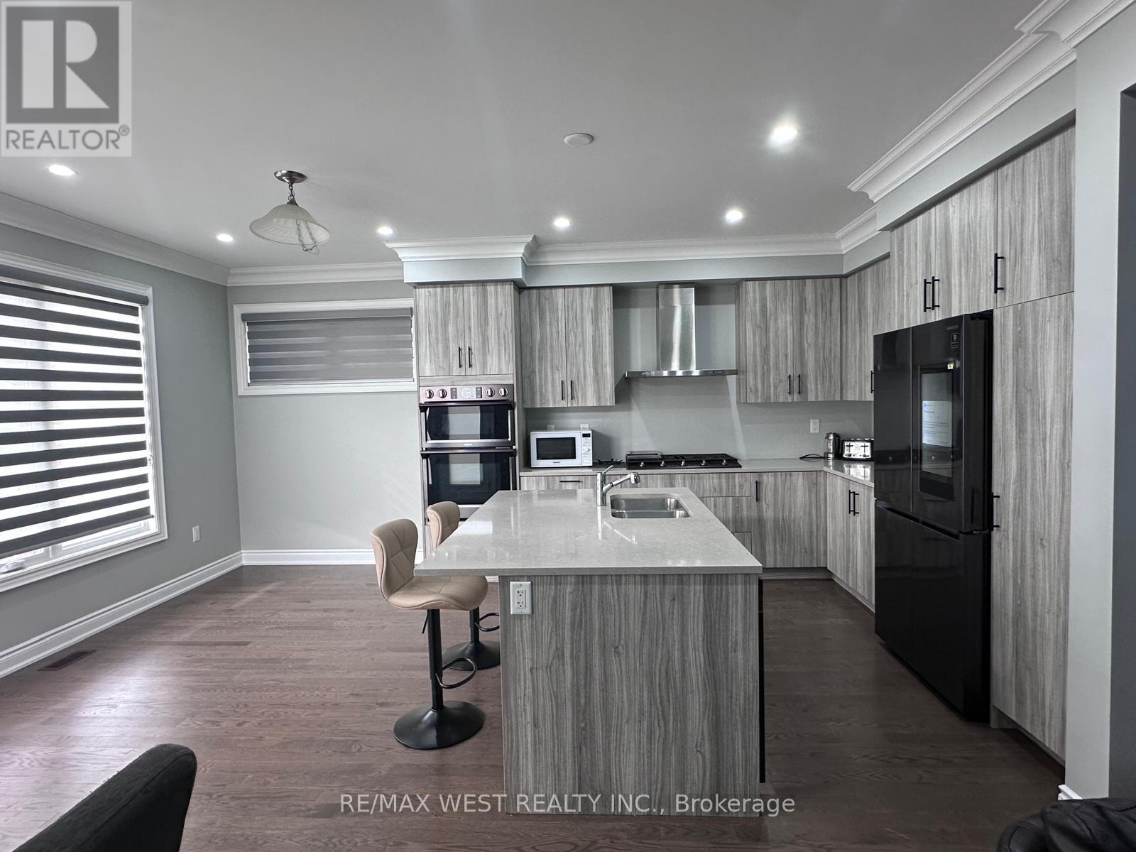 111 Scarlet Way Property Photo 13