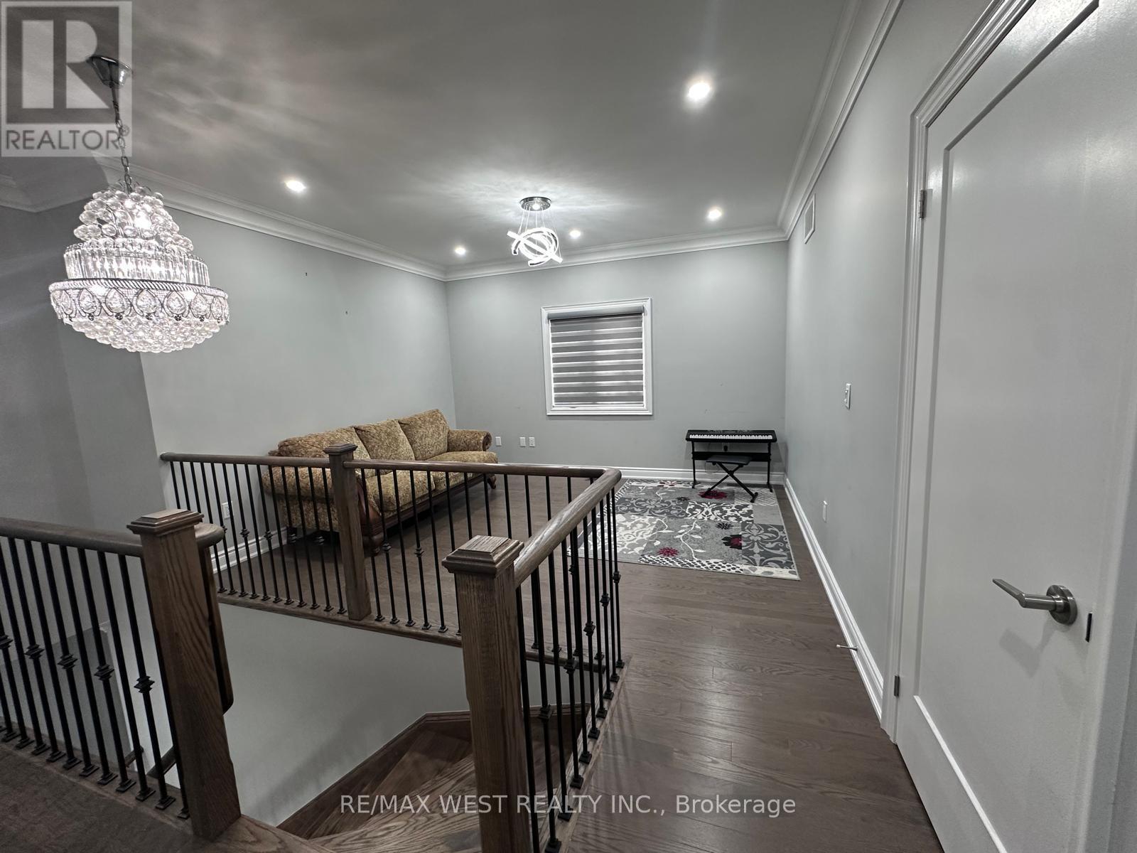 111 Scarlet Way Property Photo 15