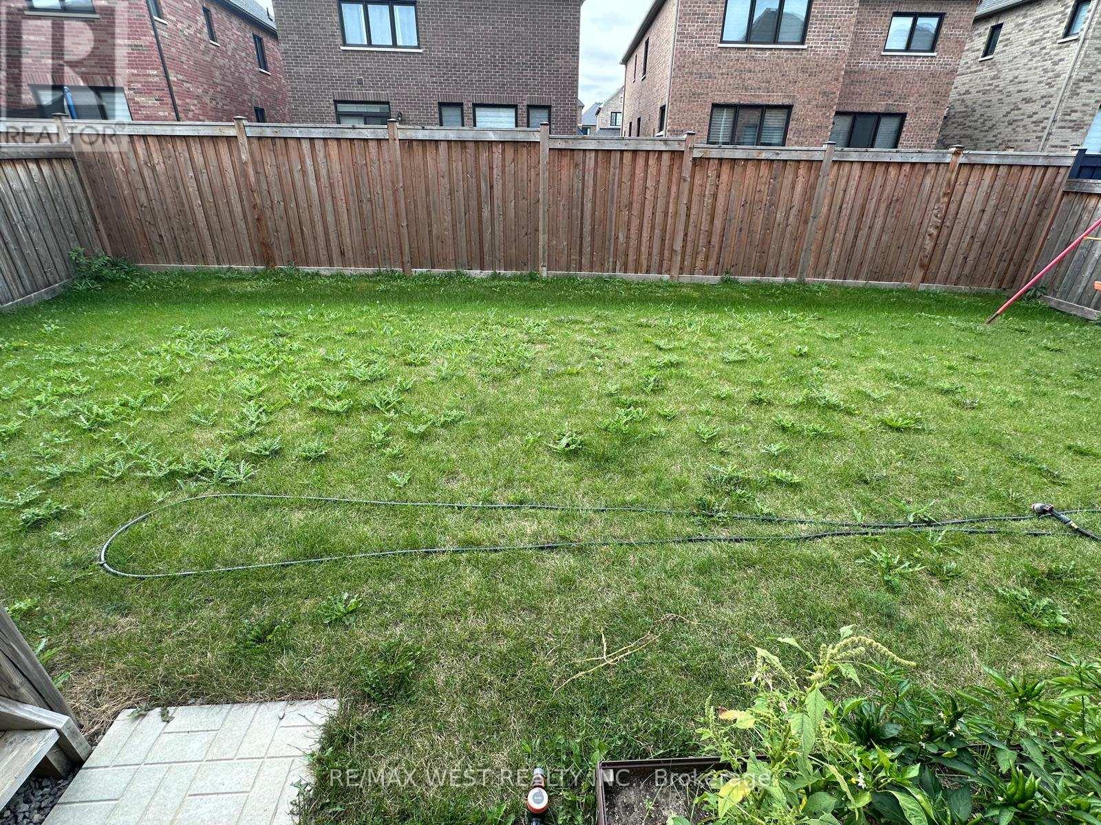111 Scarlet Way Property Photo 25