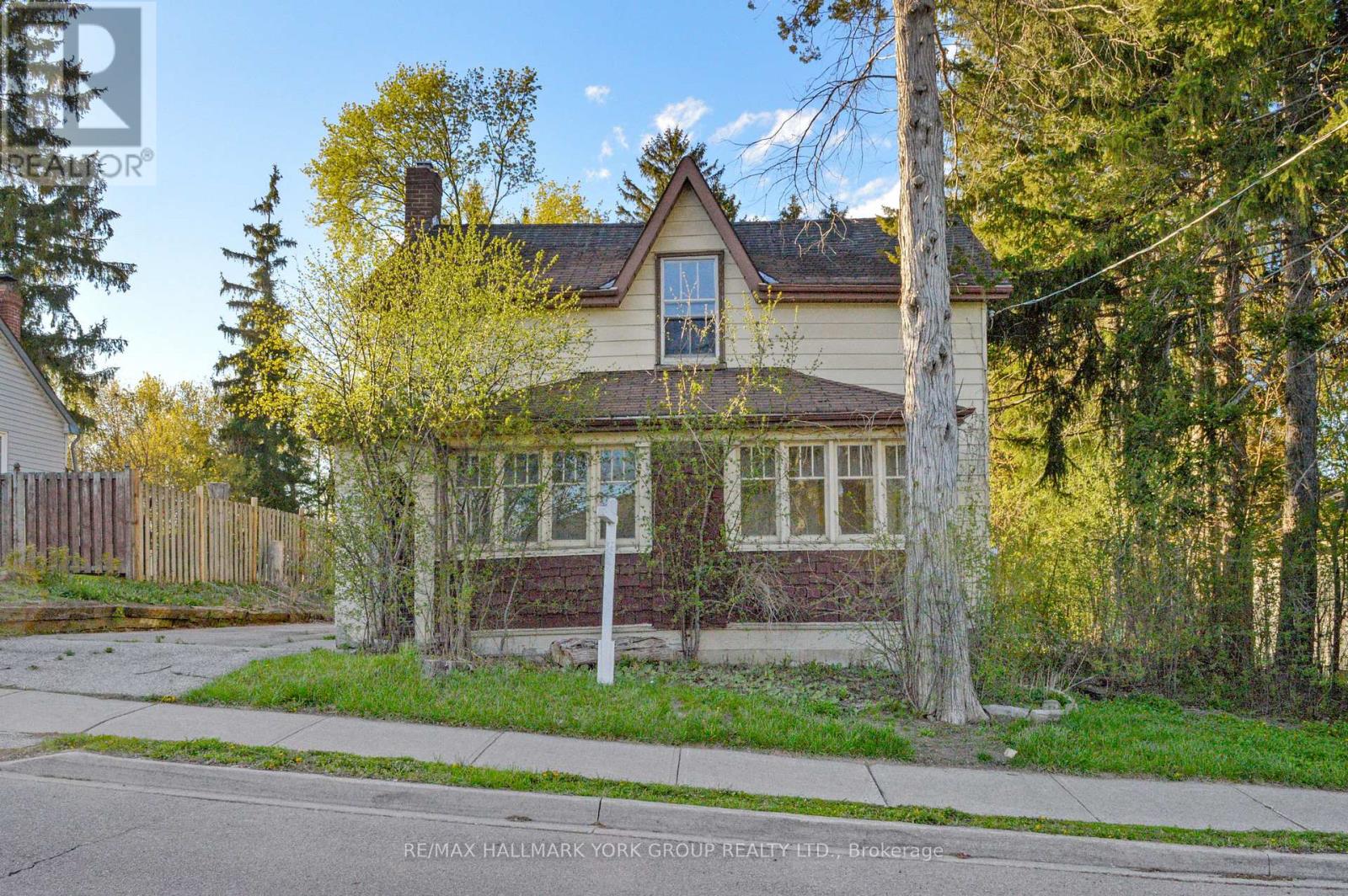 148 Centre Street Property Photo 1