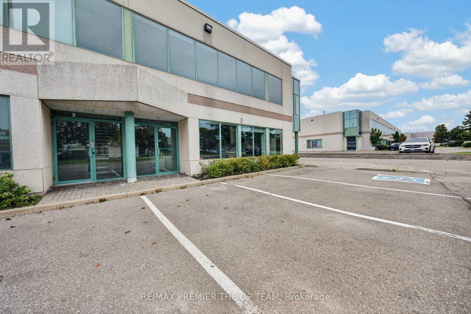 1 & 1a Upper - 2900 Langstaff Road Property Photo 2