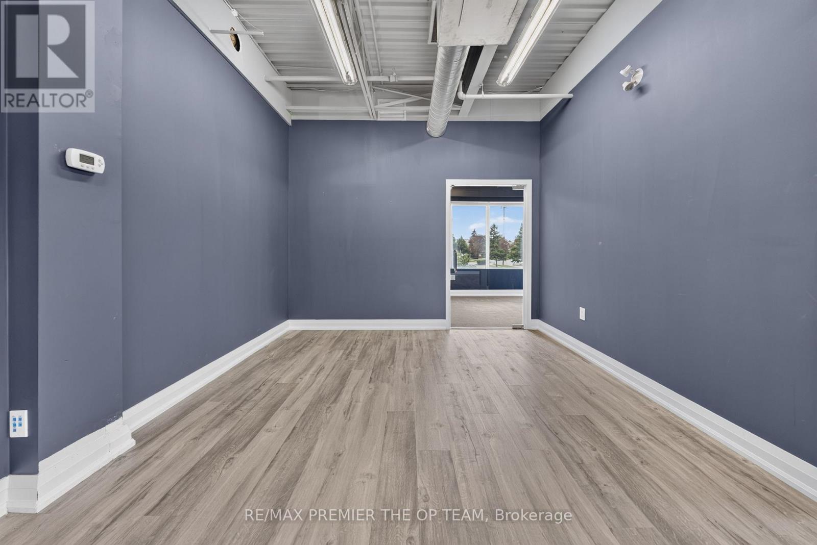 1 & 1a Upper - 2900 Langstaff Road Property Photo 10