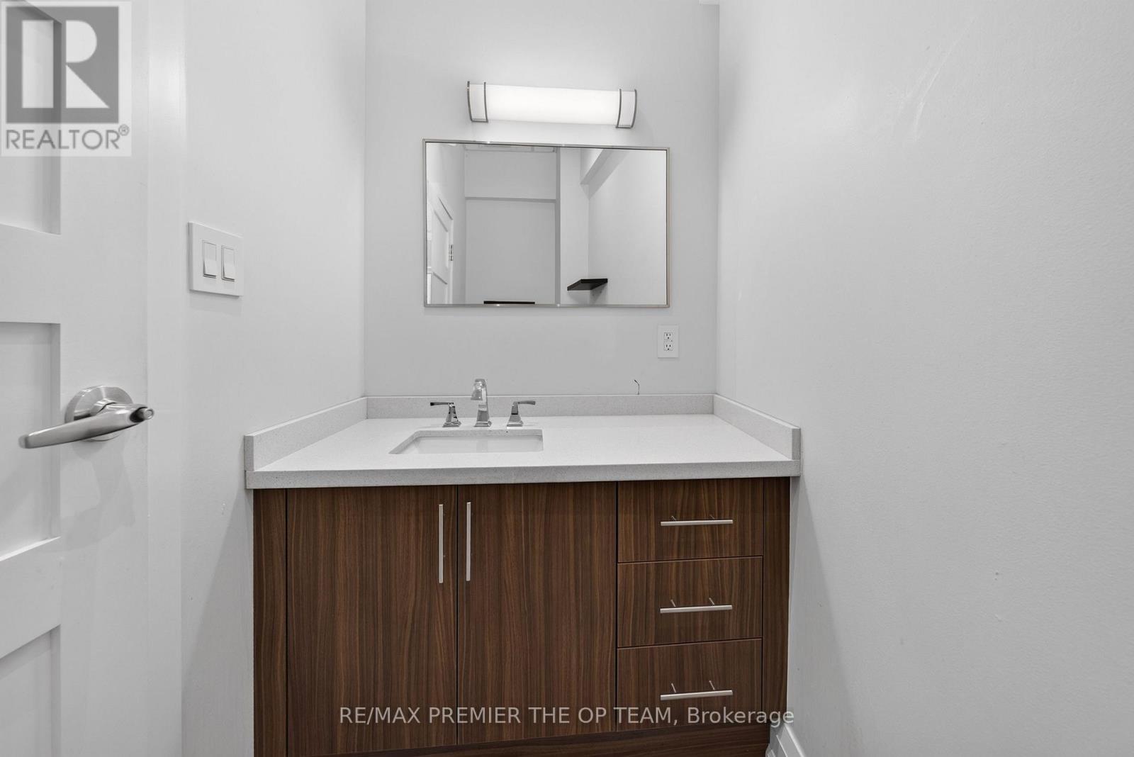 1 & 1a Upper - 2900 Langstaff Road Property Photo 13